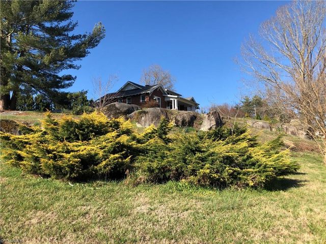 549 E Pine Street, Mount Airy, NC 27030