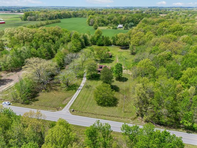 5444 E Robertson Rd, Orlinda, TN 37141