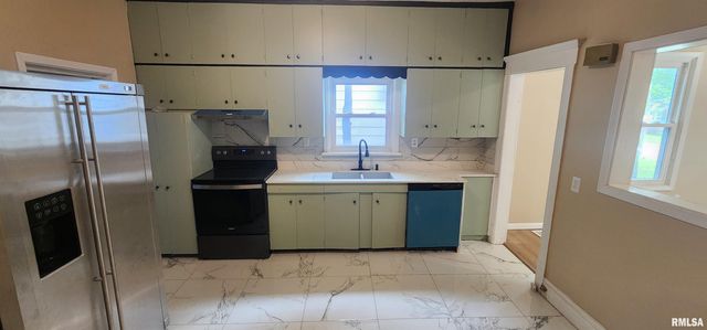 531 Wood Avenue, Springfield, IL 62702