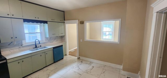 531 Wood Avenue, Springfield, IL 62702