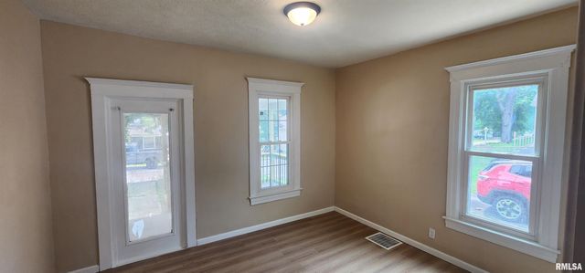 531 Wood Avenue, Springfield, IL 62702