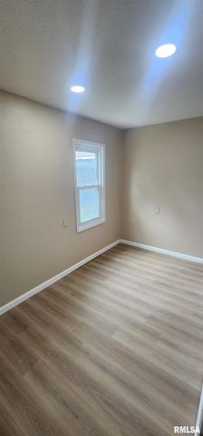 531 Wood Avenue, Springfield, IL 62702