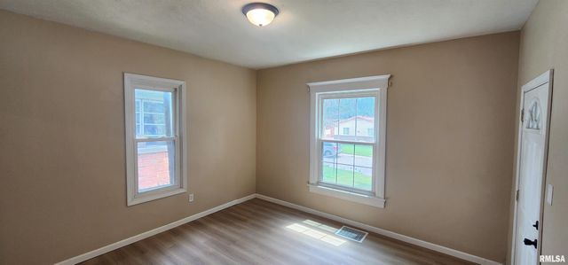 531 Wood Avenue, Springfield, IL 62702