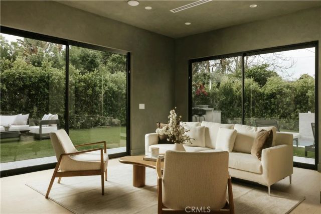 4273 Murietta Avenue, Sherman Oaks, CA 91423
