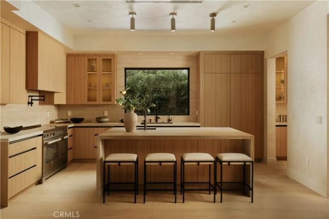 4273 Murietta Avenue, Sherman Oaks, CA 91423