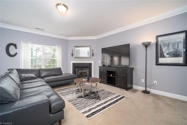 15 Harvest Oak Court, Greensboro, NC 27406