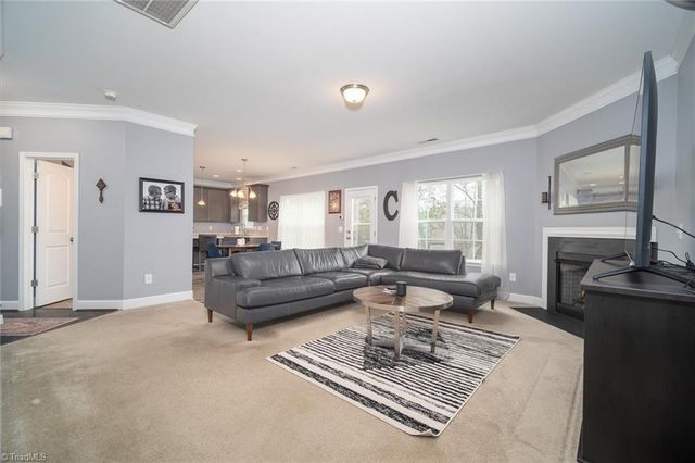 15 Harvest Oak Court, Greensboro, NC 27406