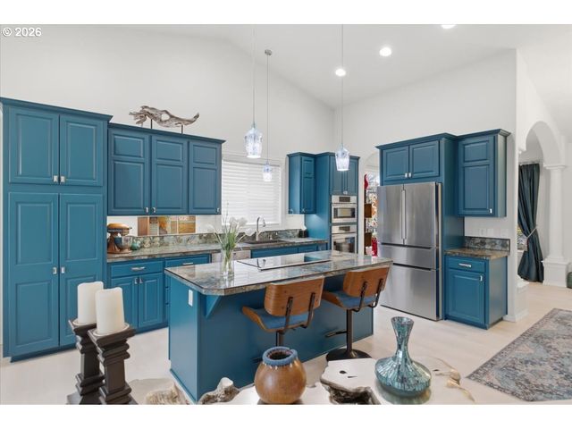 2469 DALKE RIDGE Dr, Salem, OR 97304