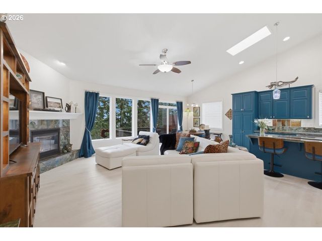 2469 DALKE RIDGE Dr, Salem, OR 97304