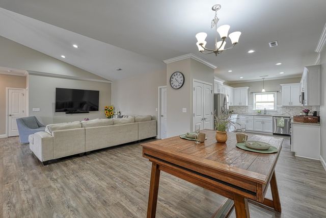 139 Floyd Meadow Drive, Inman, SC 29349