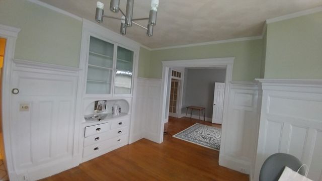 1887 Beacon St 1, Brookline, MA 02445