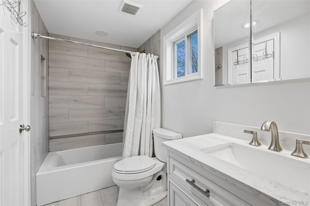 15 Autumn Drive, Mount Sinai, NY 11766