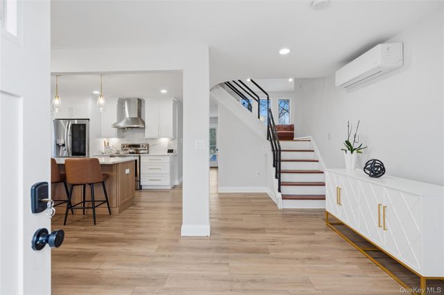 15 Autumn Drive, Mount Sinai, NY 11766