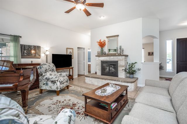 116 Ashlyn Court, Whitesboro, TX 76273