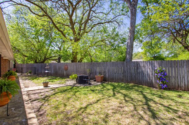 116 Ashlyn Court, Whitesboro, TX 76273