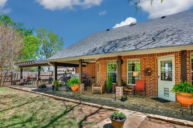 116 Ashlyn Court, Whitesboro, TX 76273