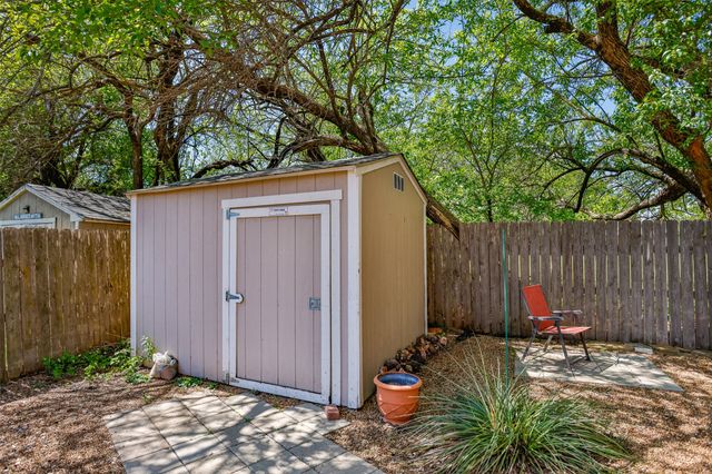 116 Ashlyn Court, Whitesboro, TX 76273