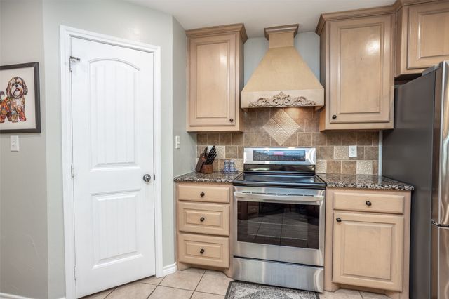 116 Ashlyn Court, Whitesboro, TX 76273