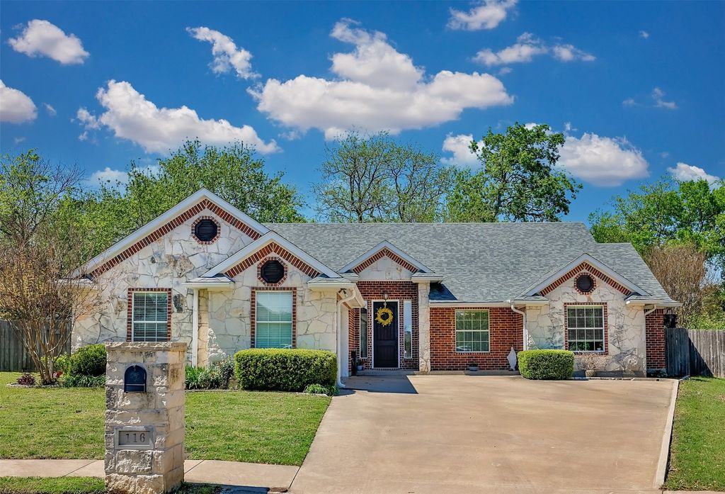 116 Ashlyn Court, Whitesboro, TX 76273