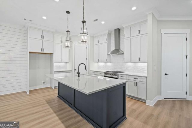 1983 American Way 27, Kennesaw, GA 30144