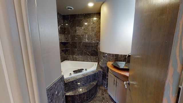 171 Beacon St. 5-2 5-3 PH, Boston, MA 02116