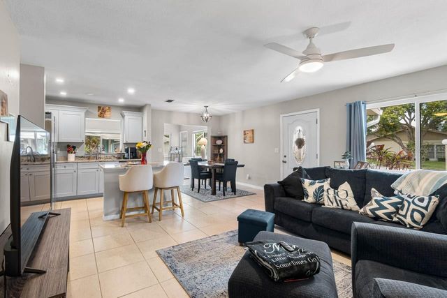 1906 CANTERBURY LANE 26, Sun City Center, FL 33573