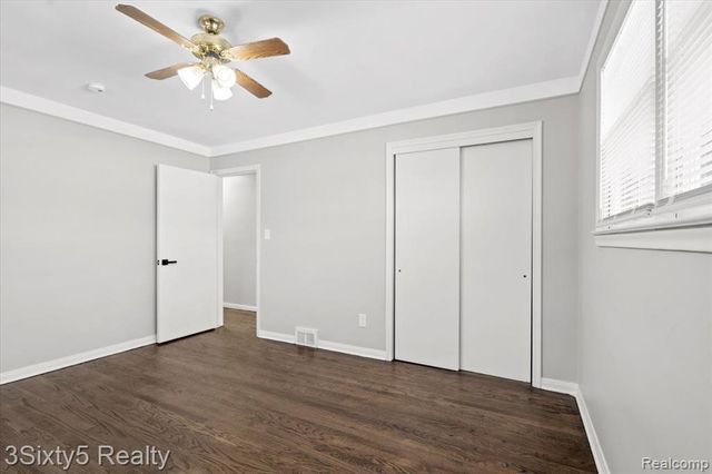 18650 Grey Avenue, Allen Park, MI 48101