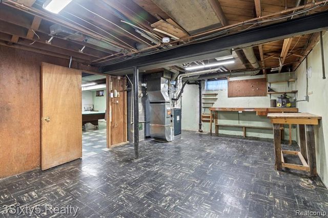 18650 Grey Avenue, Allen Park, MI 48101