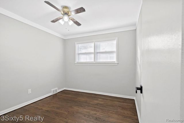 18650 Grey Avenue, Allen Park, MI 48101