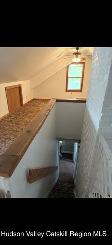 86 Ulster Avenue B, Saugerties, NY 12477