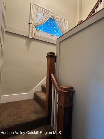 86 Ulster Avenue B, Saugerties, NY 12477