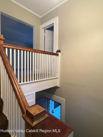 86 Ulster Avenue B, Saugerties, NY 12477