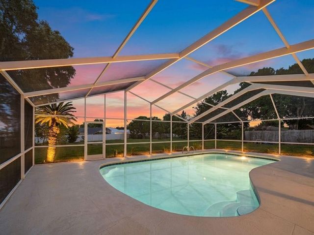 4 GROVE COURT SE, Winter Haven, FL 33884