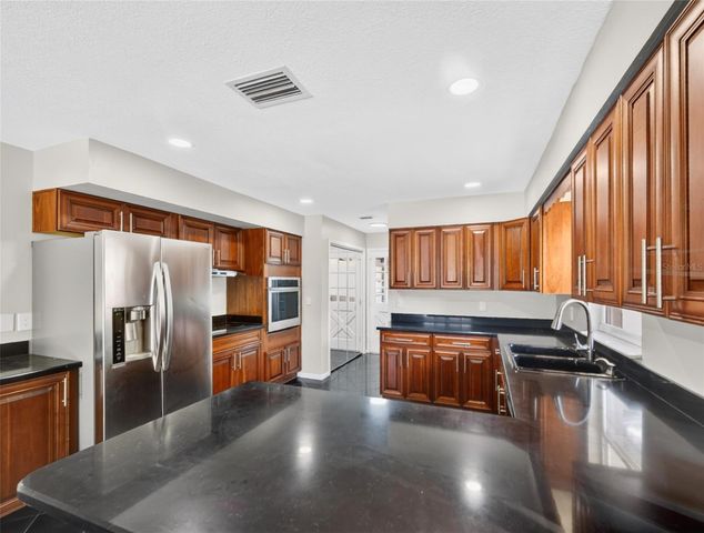 4 GROVE COURT SE, Winter Haven, FL 33884