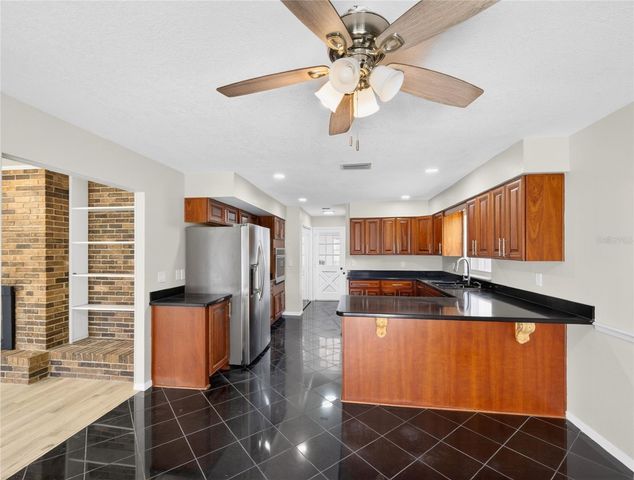 4 GROVE COURT SE, Winter Haven, FL 33884