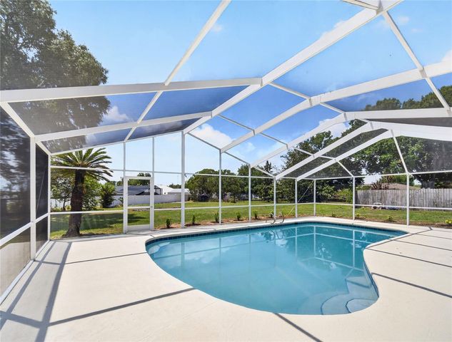 4 GROVE COURT SE, Winter Haven, FL 33884