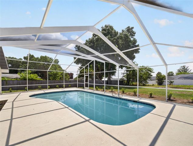 4 GROVE COURT SE, Winter Haven, FL 33884