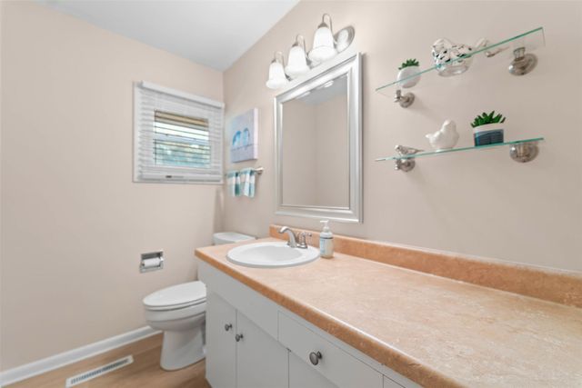 220 22nd Street, Ames, IA 50010