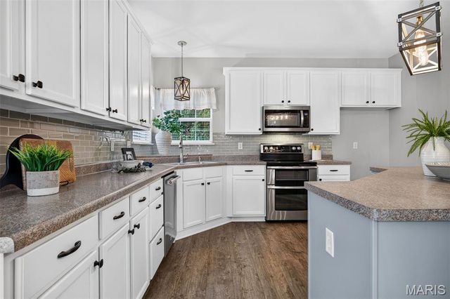 905 Harvestwynd Court, Lake St Louis, MO 63367