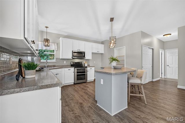 905 Harvestwynd Court, Lake St Louis, MO 63367