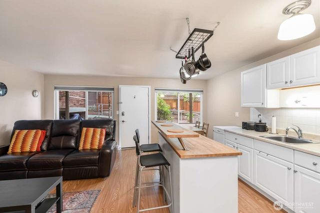 1818 Harvard Avenue, Seattle, WA 98122