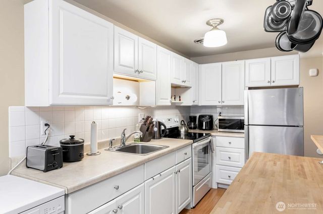 1818 Harvard Avenue, Seattle, WA 98122