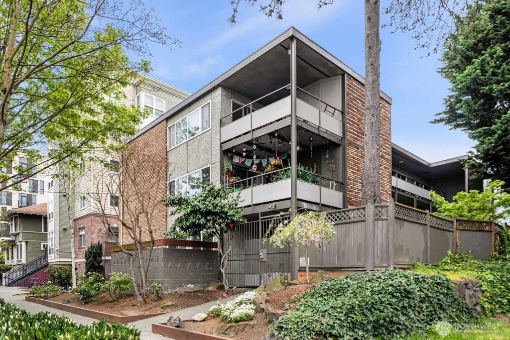 1818 Harvard Avenue, Seattle, WA 98122