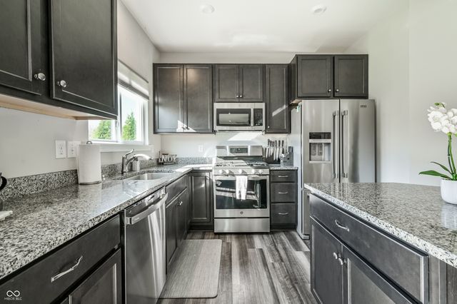 9731 Violet Circle, Indianapolis, IN 46239