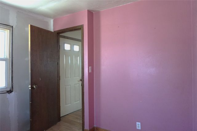 4730 NE 33rd Court, Des Moines, IA 50317