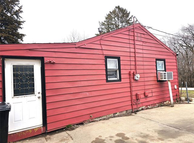 4730 NE 33rd Court, Des Moines, IA 50317