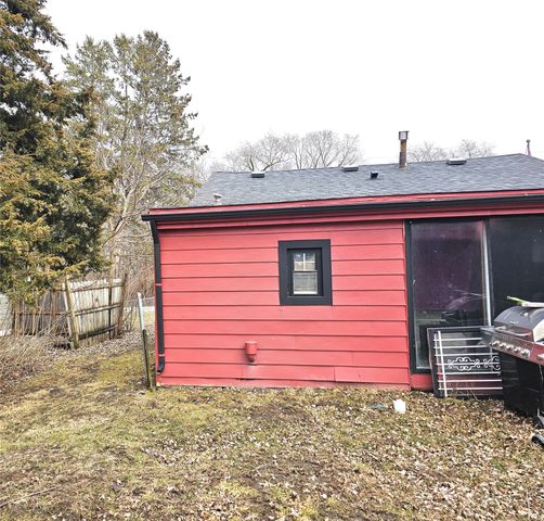 4730 NE 33rd Court, Des Moines, IA 50317