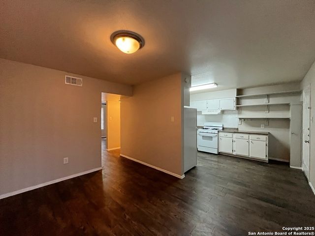 2802 Lasses Blvd Apt 1, San Antonio, TX 78223