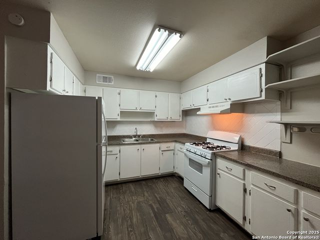 2802 Lasses Blvd Apt 1, San Antonio, TX 78223