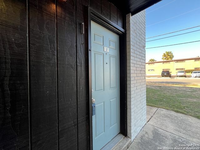 2802 Lasses Blvd Apt 1, San Antonio, TX 78223